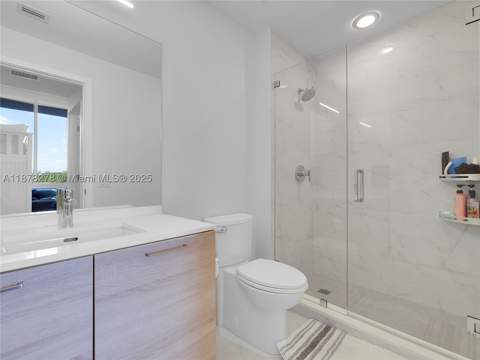 16385 Biscayne Blvd 105, North Miami Beach FL - photo 19 of 25