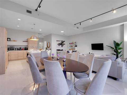 16385 Biscayne Blvd 105, North Miami Beach FL - photo 7 of 25