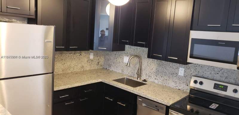 2 bedroom Condominium at 9709 Hammocks Blvd 202, Lakeview At Hammocks Cond, Miami — photo 3