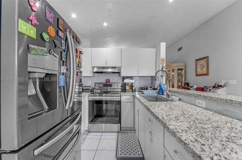 8101 SW 159th Ct, Miami FL - photo 8 of 36