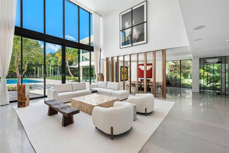 7 bedroom SingleFamilyResidence at 9440 Old Cutler Ln, Journeys End Estates, Coral Gables — photo 5