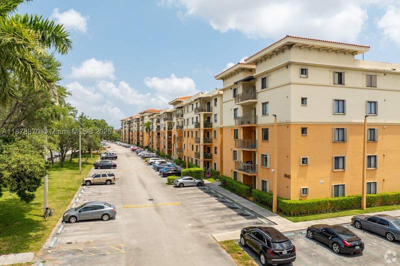 3 bedroom Condominium at 9340 Fontainebleau Blvd W206, Keystone Courts Condo, Miami — photo 2