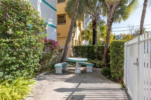 350 Collins Ave 103, Miami Beach FL - photo 20 of 26