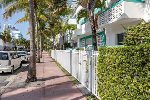 350 Collins Ave 103, Miami Beach FL - photo 21 of 26