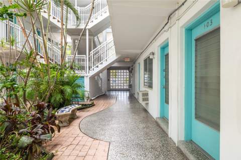 350 Collins Ave 103, Miami Beach FL - photo 24 of 26