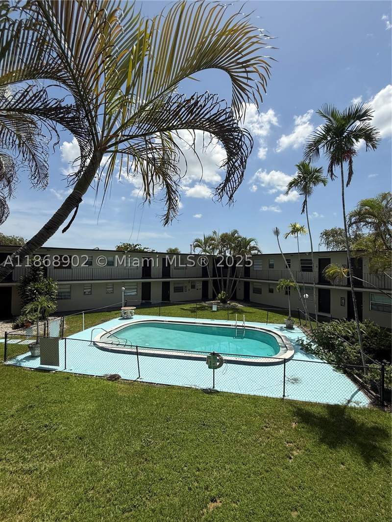 1 bedroom Condominium at 3901 SW 112th Ave 46, Villas Of West Bird Condo, Miami — photo 2