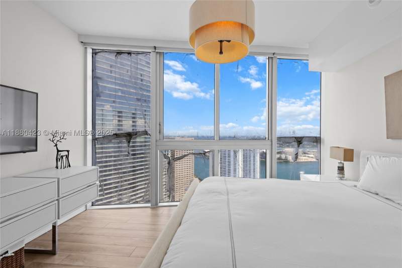 3 bedroom Condominium at 465 Brickell Ave 4901, Iconbrickell Condo No 1, Miami — photo 3