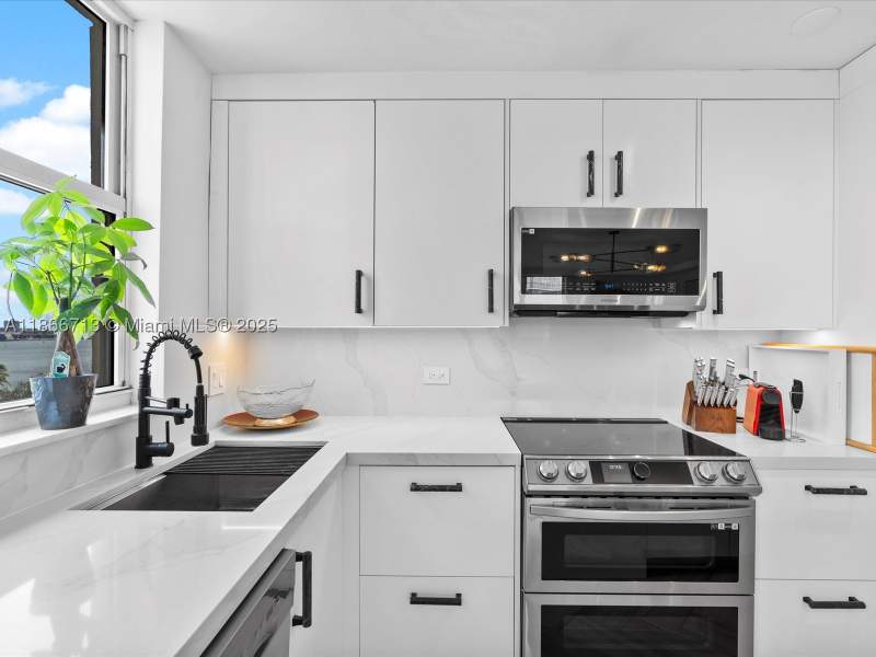 2 bedroom Condominium at 770 Claughton Island Dr 701, Isola Condo, Miami — photo 4
