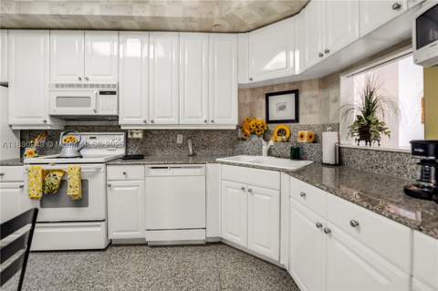 888 Brickell Key Dr 1807, Miami FL - photo 11 of 58