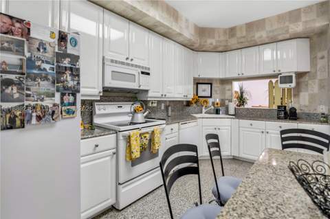 888 Brickell Key Dr 1807, Miami FL - photo 15 of 58