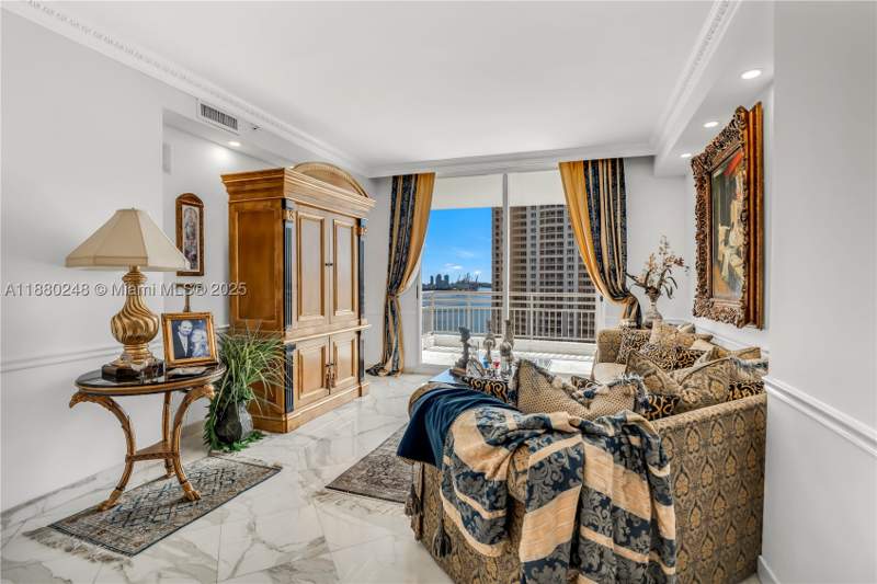 3 bedroom Condominium at 888 Brickell Key Dr 1807, One Tequesta Point Condo, Miami — photo 3
