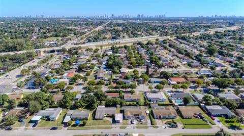 1375 NW 181st St, Miami Gardens FL - photo 10 of 37