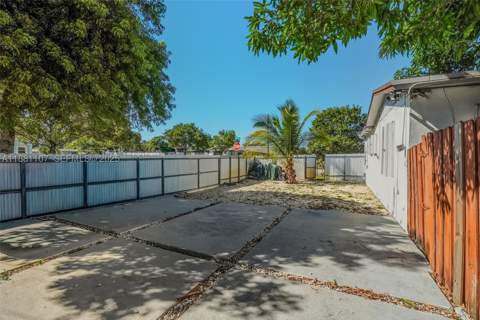 1375 NW 181st St, Miami Gardens FL - photo 14 of 37