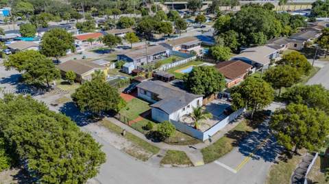 1375 NW 181st St, Miami Gardens FL - photo 6 of 37