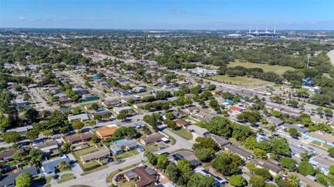 1375 NW 181st St, Miami Gardens FL - photo 8 of 37