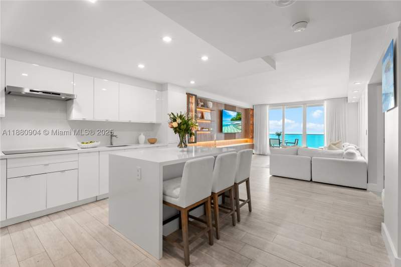 3 bedroom Condominium at 2301 Collins Ave 1523-24, Roney Palace Condo, Miami Beach — photo 5