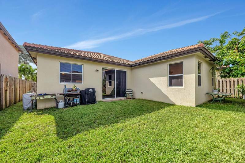 4 bedroom SingleFamilyResidence at 25123 SW 118th Place, Hemingway Point, Cutler Bay — photo 3