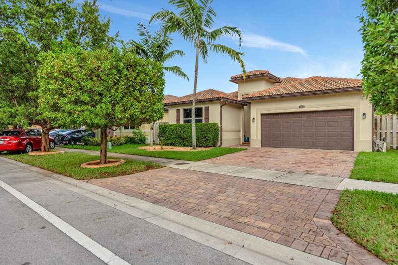 4 bedroom SingleFamilyResidence at 25123 SW 118th Place, Hemingway Point, Cutler Bay — photo 5