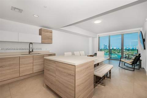 16385 Biscayne Blvd 2118, North Miami Beach FL - photo 17 of 20
