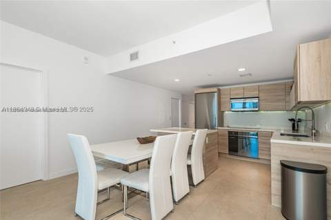16385 Biscayne Blvd 2118, North Miami Beach FL - photo 19 of 20
