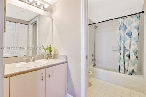816 NW 11th St 905, Miami FL - photo 7 of 14