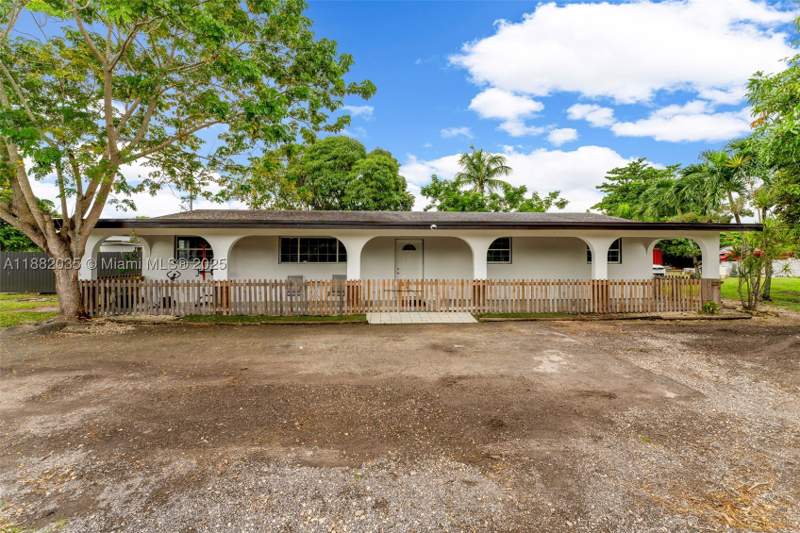 8 bedroom SingleFamilyResidence at 12750 SW 197th Ave, Acreag0002, Miami — photo 3