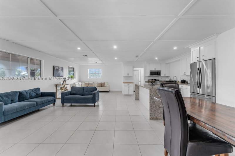 8 bedroom SingleFamilyResidence at 12750 SW 197th Ave, Acreag0002, Miami — photo 5