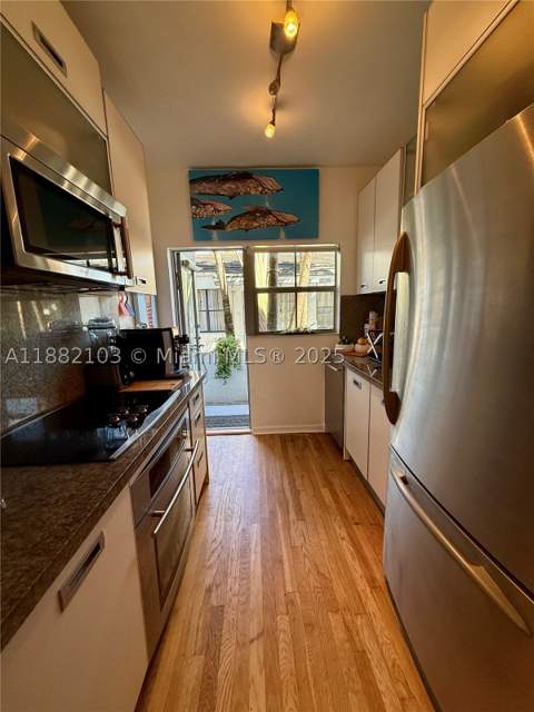 1600 Michigan Ave 1, Miami Beach FL - photo 10 of 14