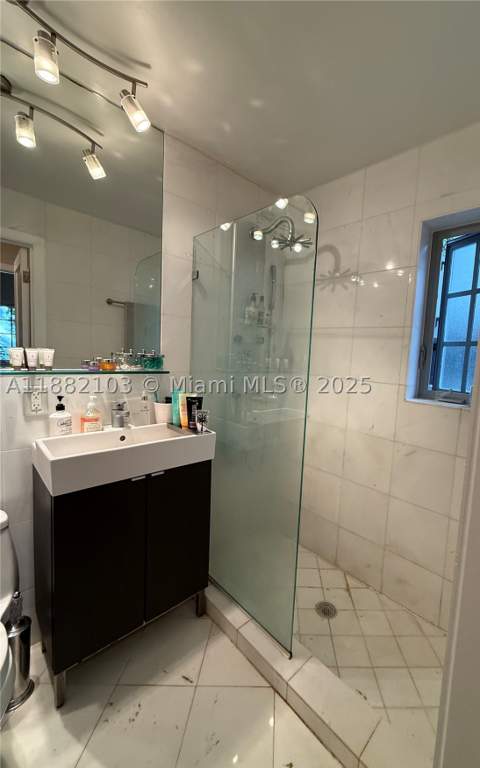 1600 Michigan Ave 1, Miami Beach FL - photo 6 of 14