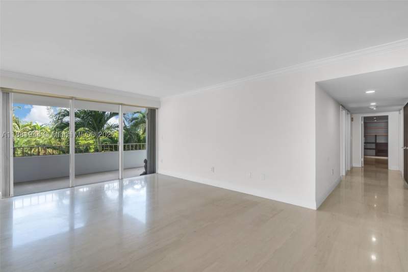 3 bedroom Condominium at 155 Ocean Lane Dr 300, Commodore Club West Condo, Key Biscayne — photo 5