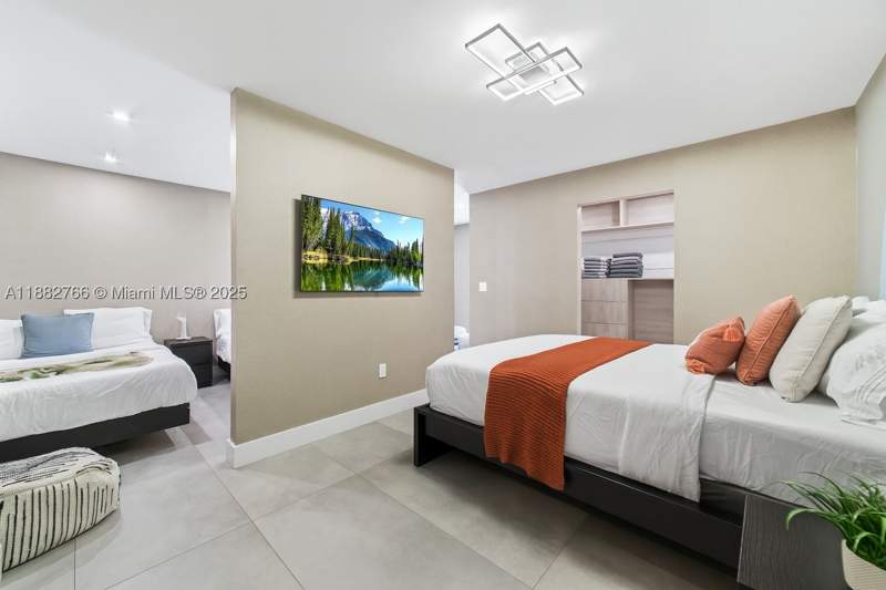 6 bedroom SingleFamilyResidence at 8365 SW 185th Ter, Omni Estates 2nd Addn, Cutler Bay — photo 5