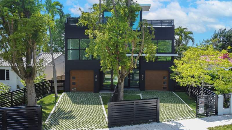 3 bedroom SingleFamilyResidence at 420 SW 15th Rd, Holleman Park, Miami — photo 3