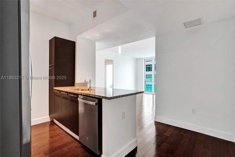 2 bedroom Condominium at 950 Brickell Bay Dr 1704, The Plaza 851 Brickell Co, Miami — photo 4