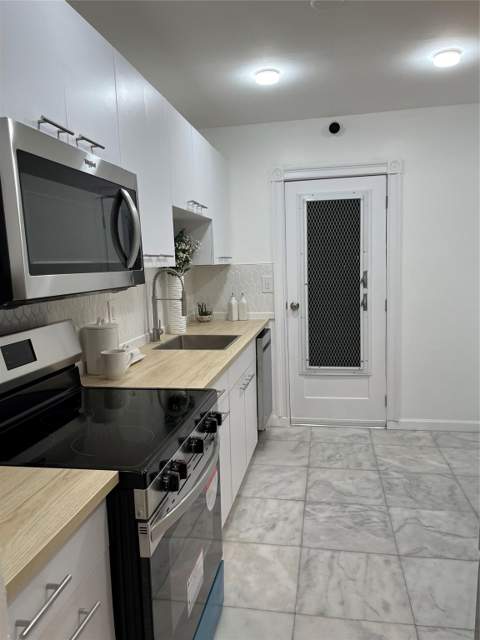 11685 Canal Drive 304, North Miami FL - photo 10 of 25