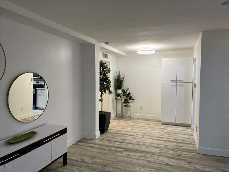 1 bedroom Condominium at 11685 Canal Drive 304, Longwood House Condominiu, North Miami — photo 5
