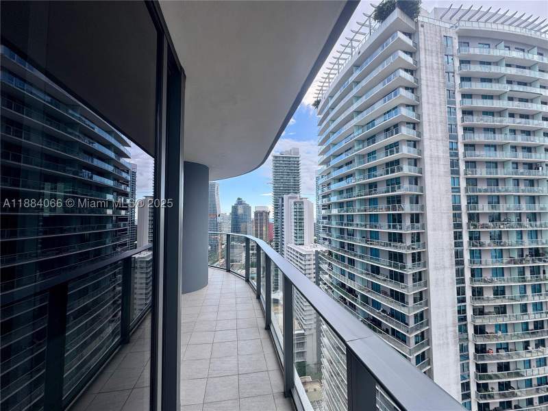 3 bedroom Condominium at 1000 Brickell Plz 3302, Brickell Flatiron Condo, Miami — photo 4