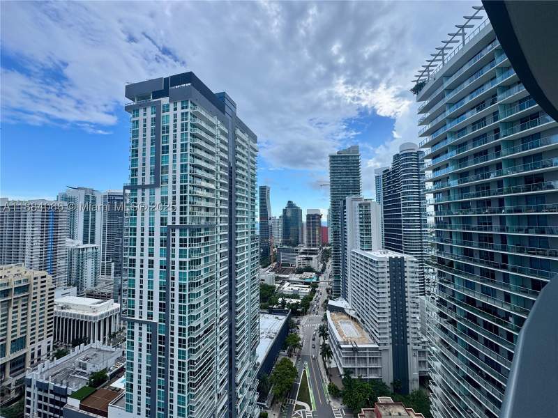 3 bedroom Condominium at 1000 Brickell Plz 3302, Brickell Flatiron Condo, Miami — photo 5