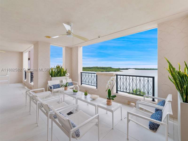 3 bedroom Condominium at 5053 Fisher Island Dr 5053, 5000 Bayview At Fisher Is, Miami Beach — photo 4