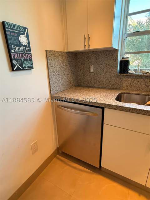 4142 N Jefferson Ave 4D, Miami Beach FL - photo 16 of 32