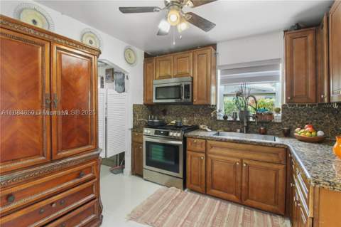 15745 SW 303rd Ter, Homestead FL - photo 10 of 21