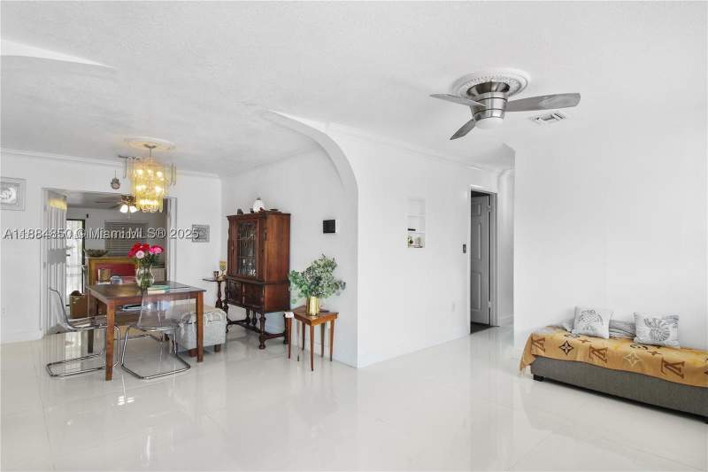 4 bedroom SingleFamilyResidence at 15745 SW 303rd Ter, Newton Heights, Homestead — photo 3