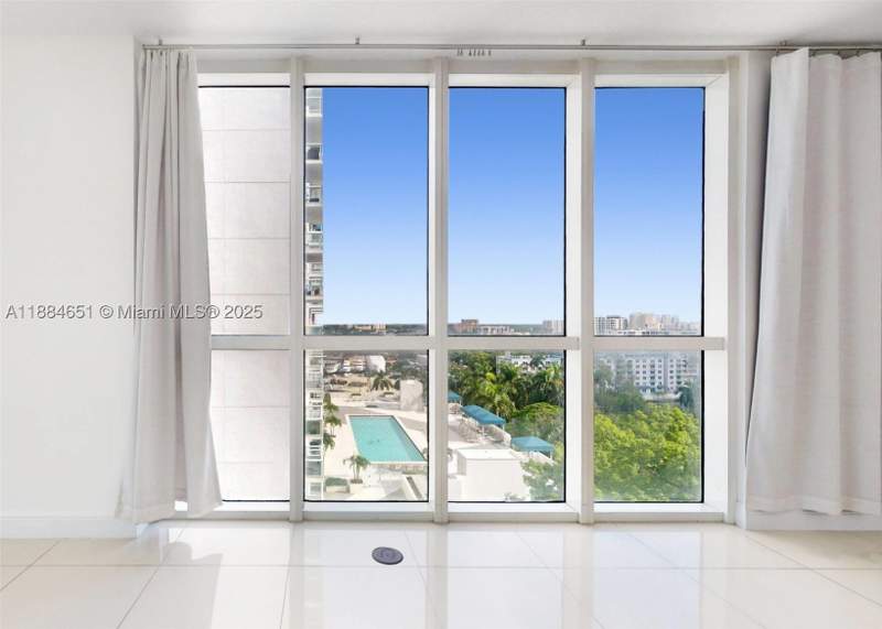 2 bedroom Condominium at 1871 NW S River Dr 1205, Terrazas Riverpark Villag, Miami — photo 2