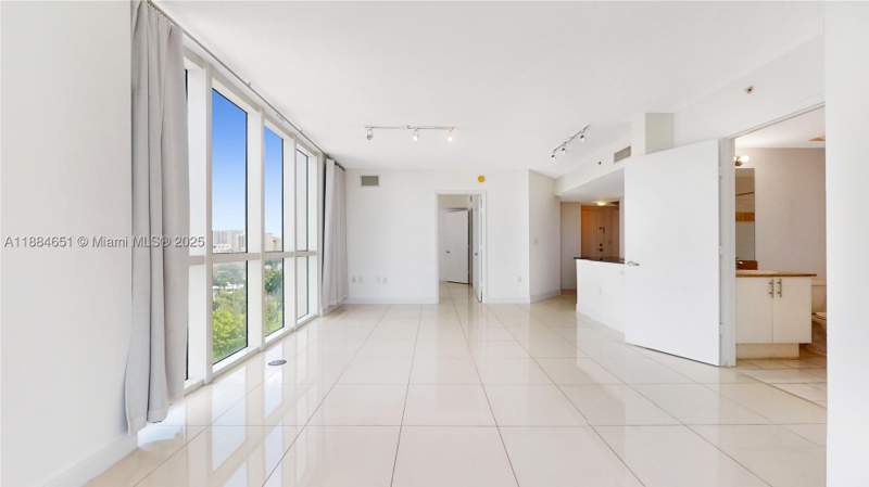 2 bedroom Condominium at 1871 NW S River Dr 1205, Terrazas Riverpark Villag, Miami — photo 3
