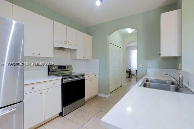 3 bedroom Townhouse at 10806 SW 240th Ln, Bluewaters Subdivision, Homestead — photo 2