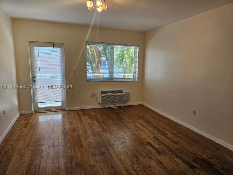 0 bedroom Condominium at 745 13th St 16, Beachwalk Condo, Miami Beach — photo 2