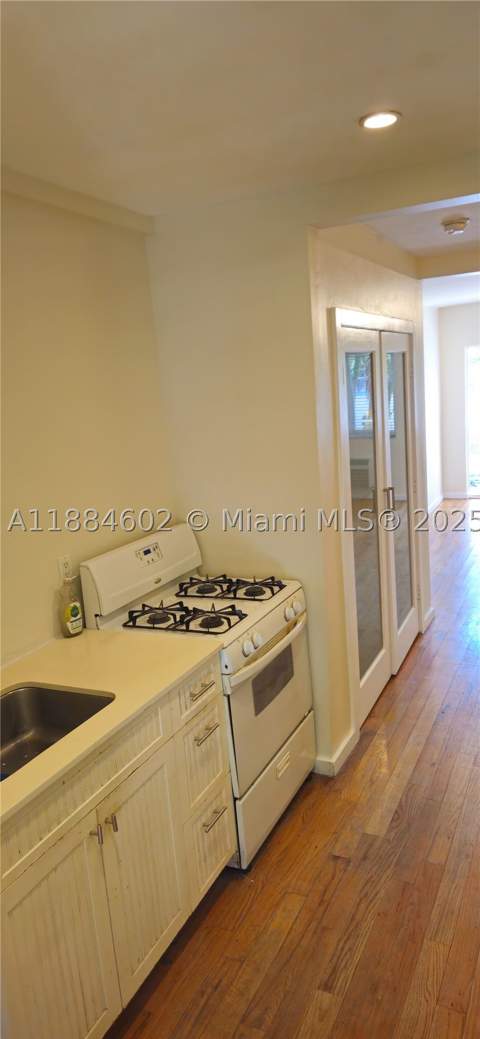 745 13th St 16, Miami Beach FL - photo 21 of 27