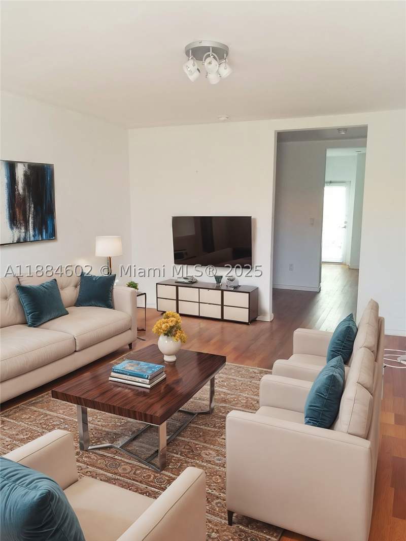 0 bedroom Condominium at 745 13th St 16, Beachwalk Condo, Miami Beach — photo 3