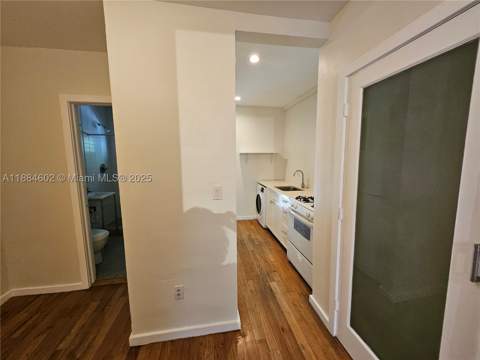745 13th St 16, Miami Beach FL - photo 6 of 27