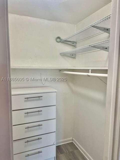 1300 W 53rd St 18, Hialeah FL - photo 10 of 17