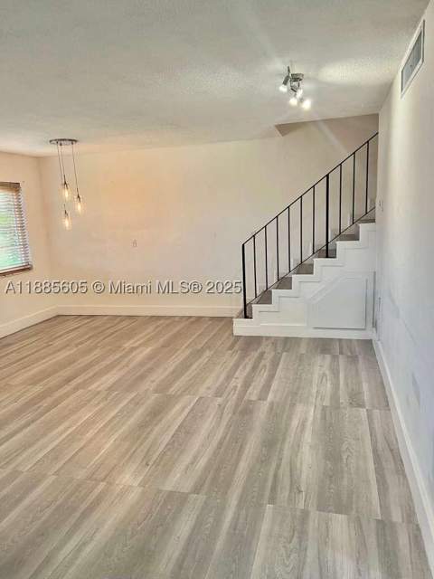 1300 W 53rd St 18, Hialeah FL - photo 12 of 17
